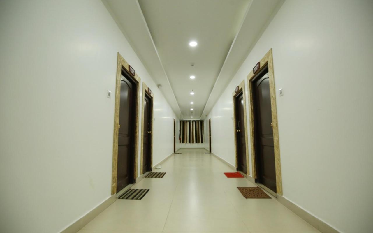 Hotel Marina Manor Порт Блеър Екстериор снимка