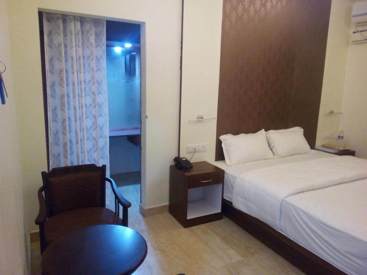 Hotel Marina Manor Порт Блеър Екстериор снимка