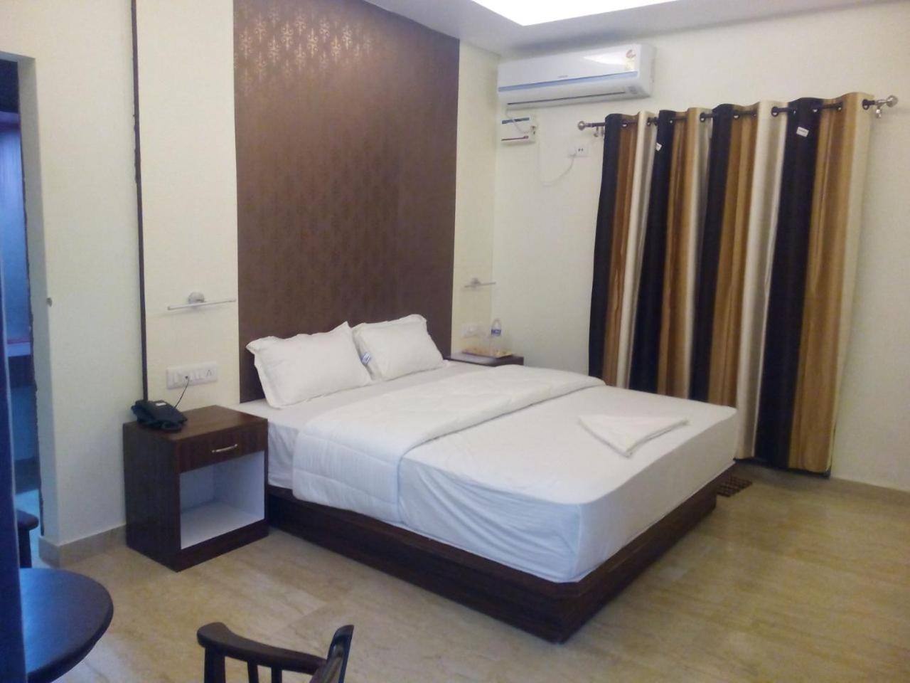 Hotel Marina Manor Порт Блеър Екстериор снимка